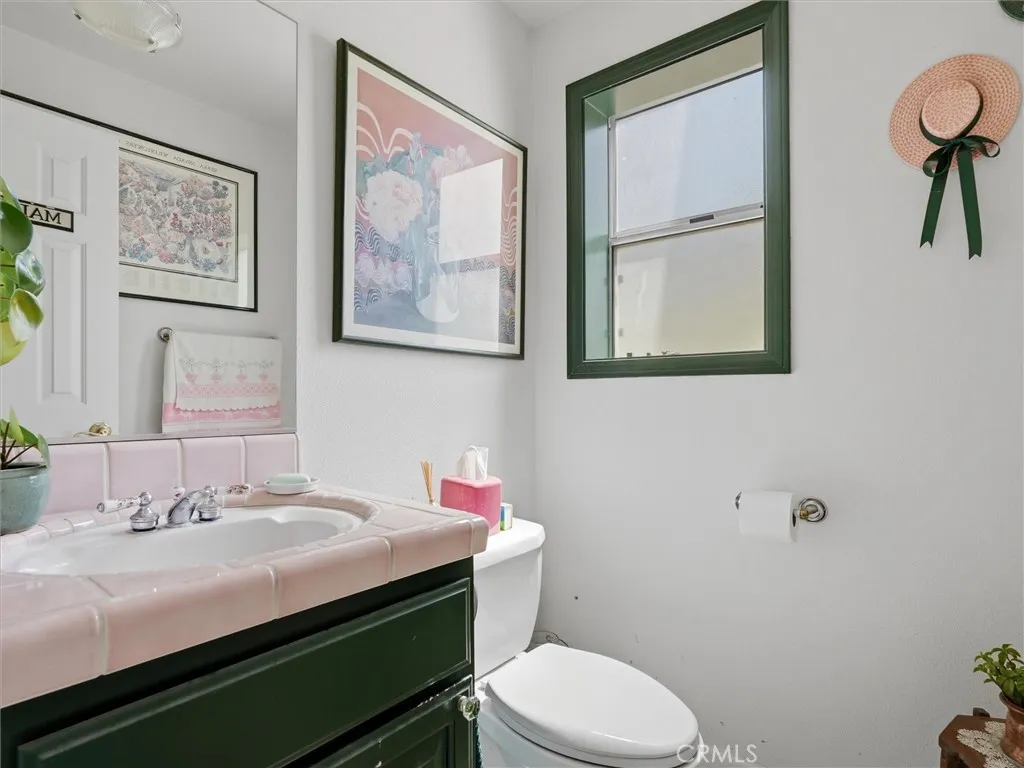 Downstairs 1/2 bath