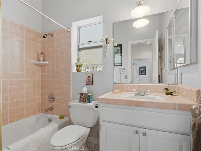 Upstairs guest bathroom
