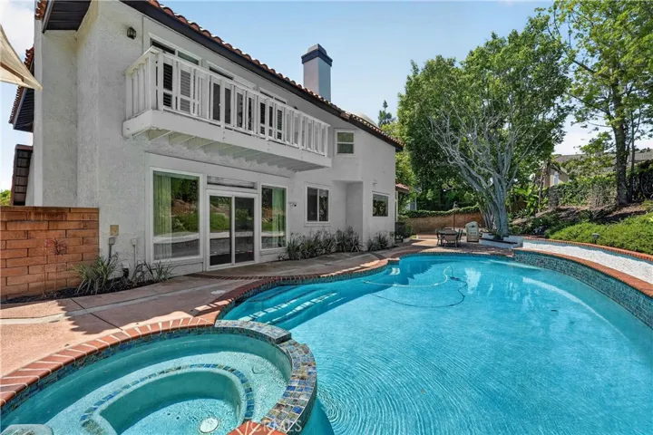 22841 Pocetas, Mission Viejo, California 92692