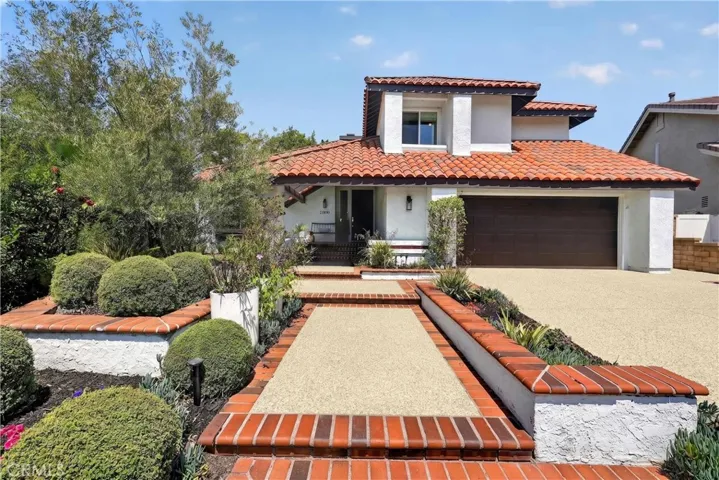 22841 Pocetas, Mission Viejo, California 92692