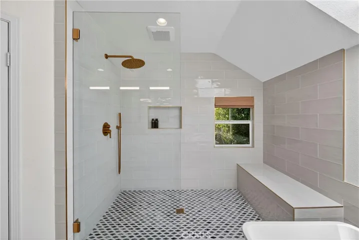 22841 Pocetas, Mission Viejo, California 92692