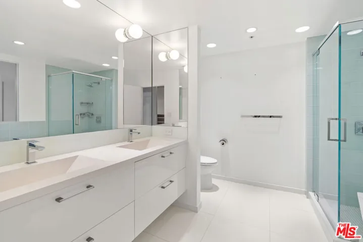 13700 Marina Pointe Drive 1915, Marina Del Rey, California 90292