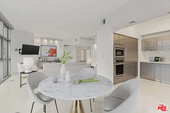 13700 Marina Pointe Drive 1915, Marina Del Rey, California 90292