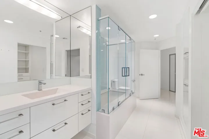13700 Marina Pointe Drive 1915, Marina Del Rey, California 90292