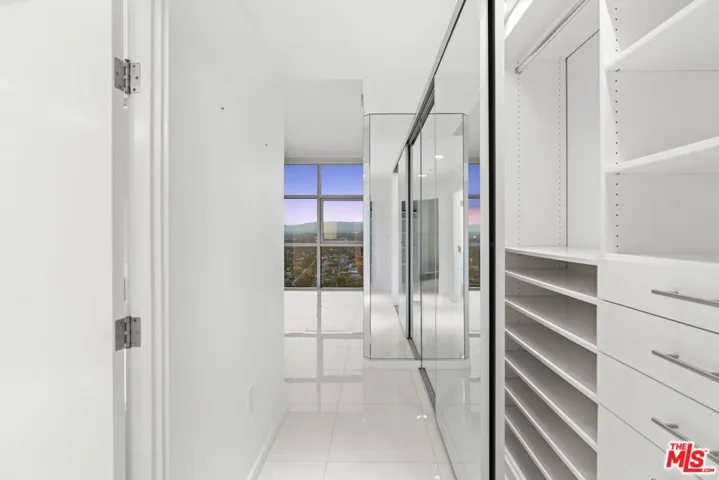 13700 Marina Pointe Drive 1915, Marina Del Rey, California 90292