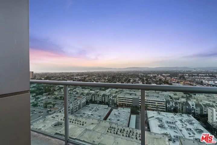 13700 Marina Pointe Drive 1915, Marina Del Rey, California 90292