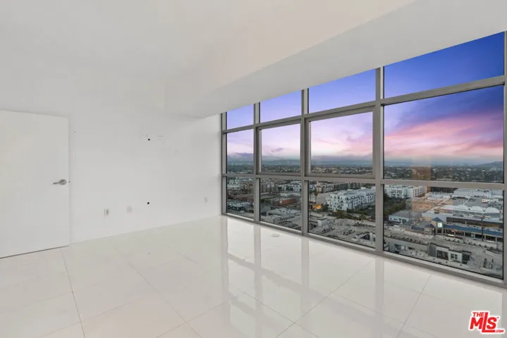 13700 Marina Pointe Drive 1915, Marina Del Rey, California 90292