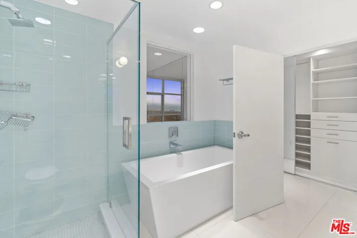 13700 Marina Pointe Drive 1915, Marina Del Rey, California 90292