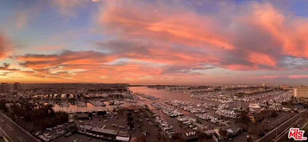 13700 Marina Pointe Drive 1915, Marina Del Rey, California 90292