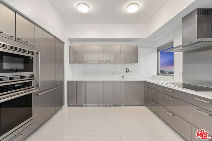 13700 Marina Pointe Drive 1915, Marina Del Rey, California 90292