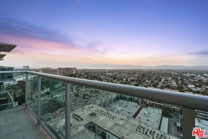 13700 Marina Pointe Drive 1915, Marina Del Rey, California 90292