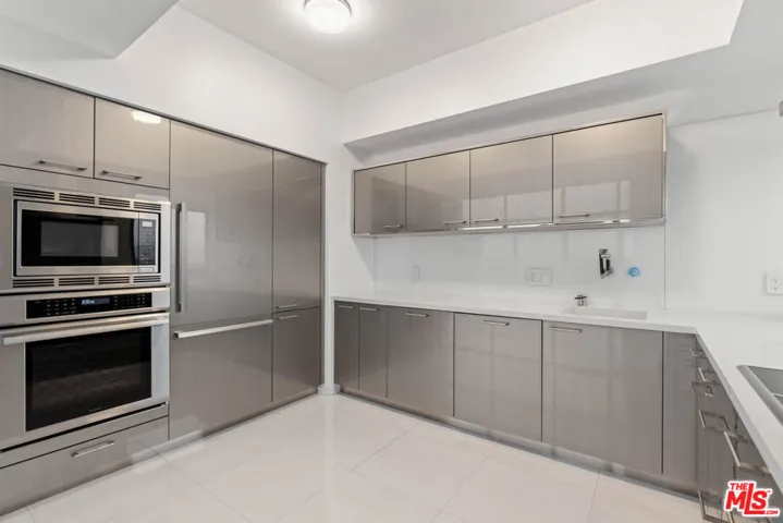 13700 Marina Pointe Drive 1915, Marina Del Rey, California 90292