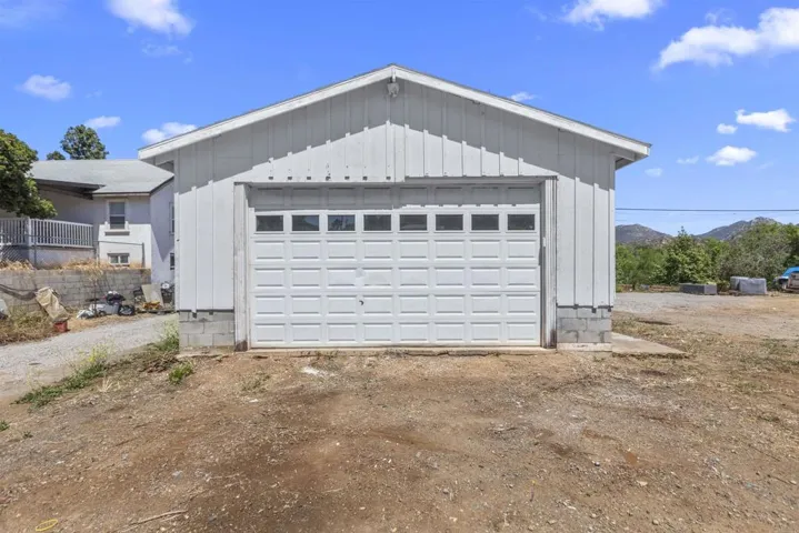 12752 Lindo Lane, Lakeside, California 92040