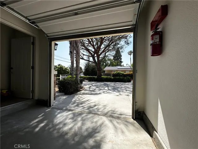 Direct entrance from garage to unit