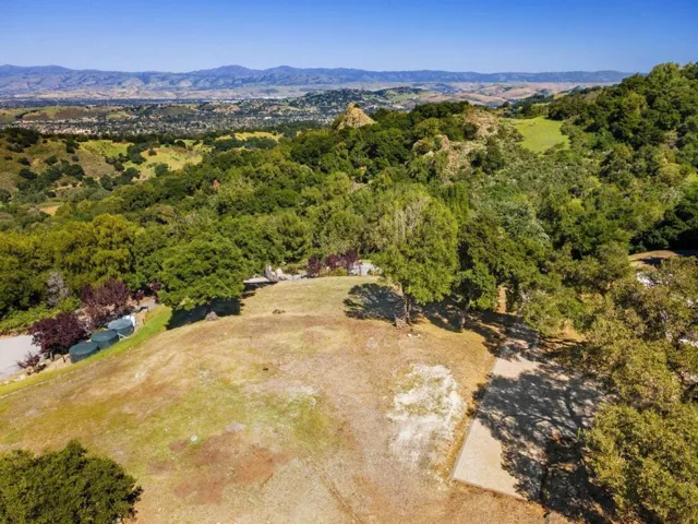 19751 Hicks Road, Los Gatos, California 95032