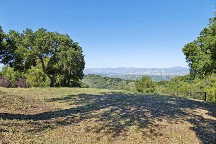 19751 Hicks Road, Los Gatos, California 95032