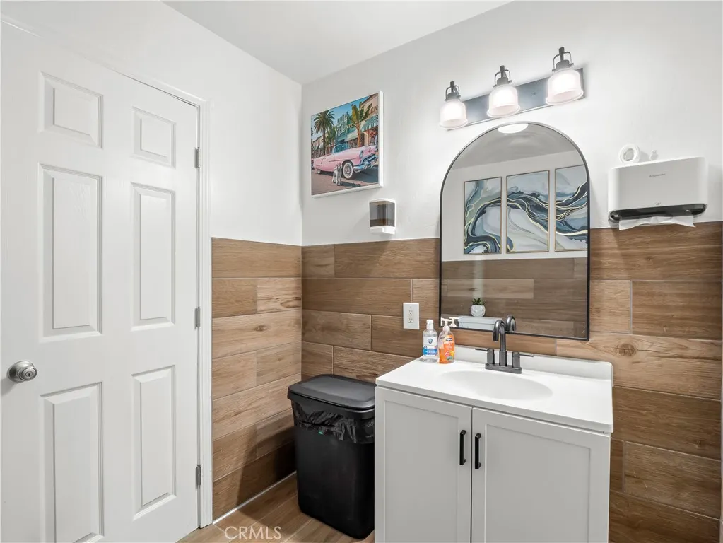 bathroom shared by unit 4 & 5