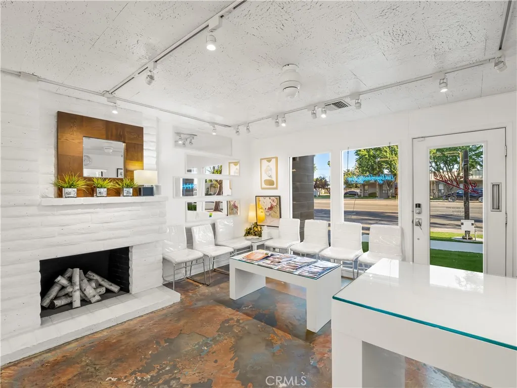tenant in place- hair salon