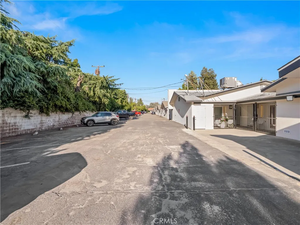 ample parking with access to Fruit Ave.