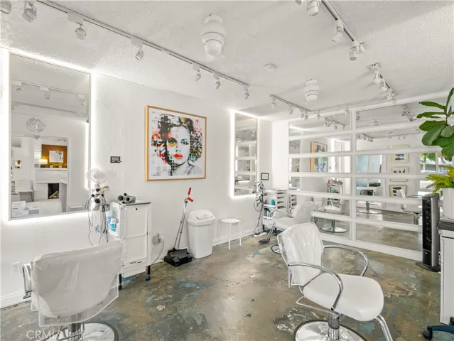 tenant in place- hair salon