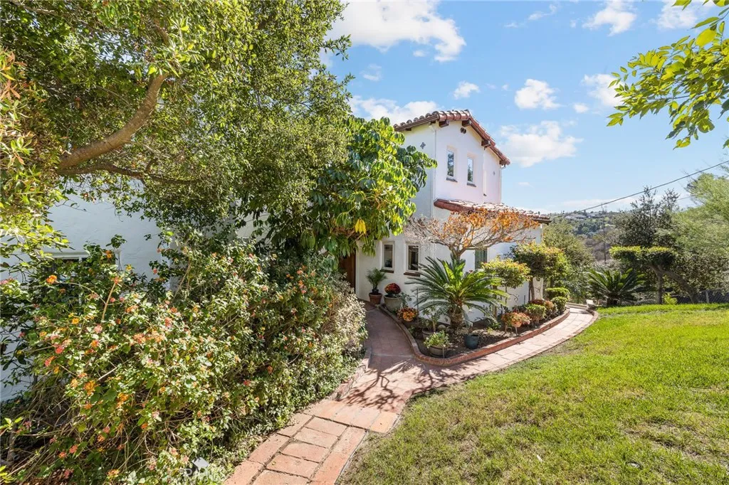 3076 Turnbull Canyon