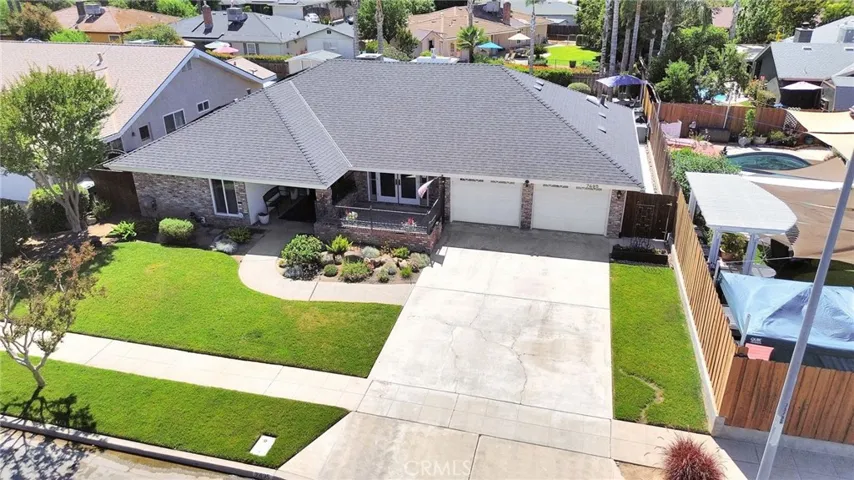 7495 N Flora Avenue, Fresno, California 93720
