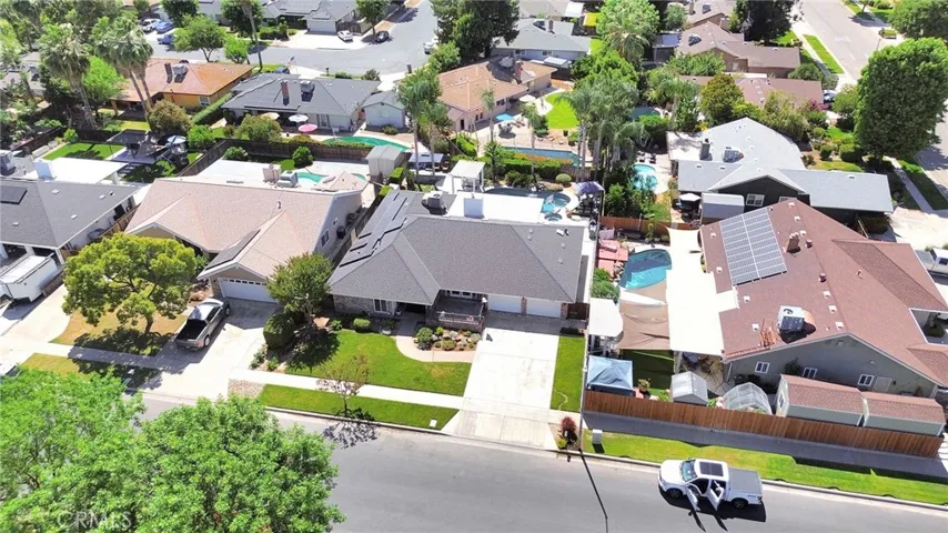 7495 N Flora Avenue, Fresno, California 93720