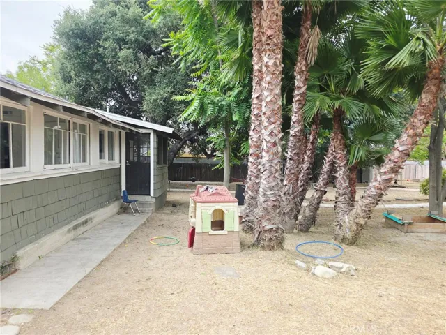 2121 Garfield, Altadena, California 91001