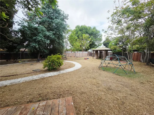 2121 Garfield, Altadena, California 91001