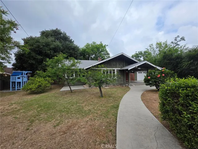 2121 Garfield, Altadena, California 91001