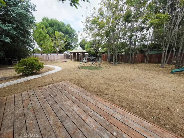 2121 Garfield, Altadena, California 91001