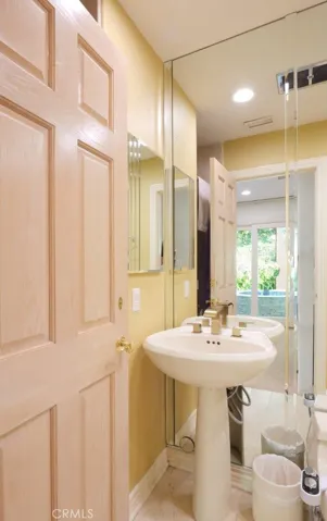 En-Suite Bathroom in Bedroom #4