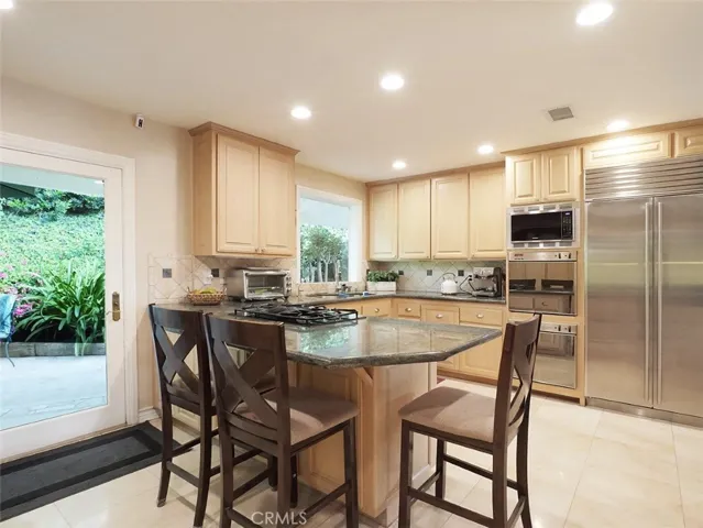 Kitchen Breakfast Counter