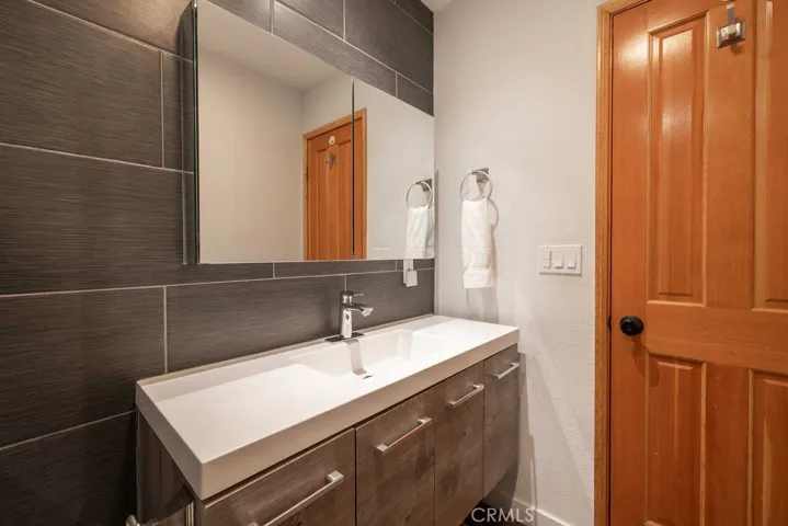 43855 Wolf, Big Bear Lake, California 92315