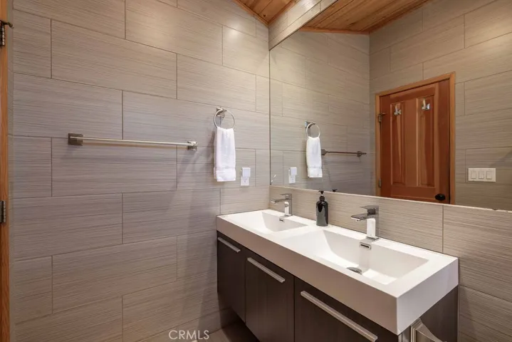 43855 Wolf, Big Bear Lake, California 92315