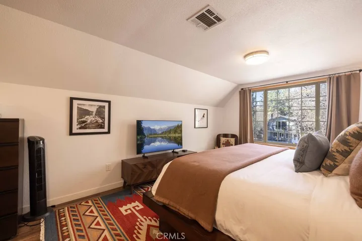 43855 Wolf, Big Bear Lake, California 92315