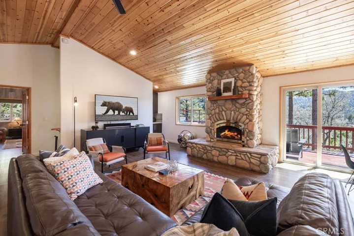 43855 Wolf, Big Bear Lake, California 92315
