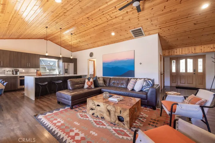 43855 Wolf, Big Bear Lake, California 92315