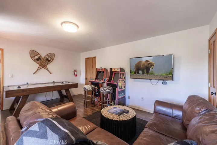 43855 Wolf, Big Bear Lake, California 92315