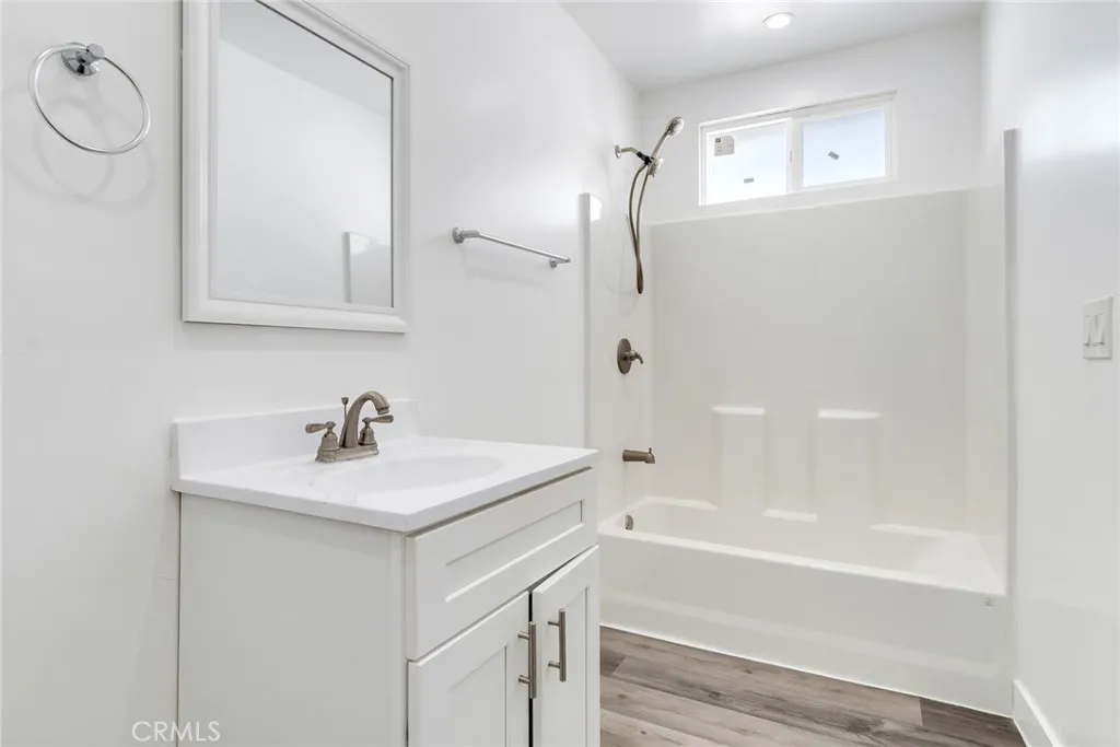 Full bath in ADU (in 3rd bd)
