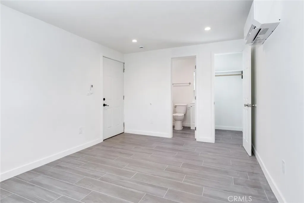 4th Room to Main House w/Separate Entry