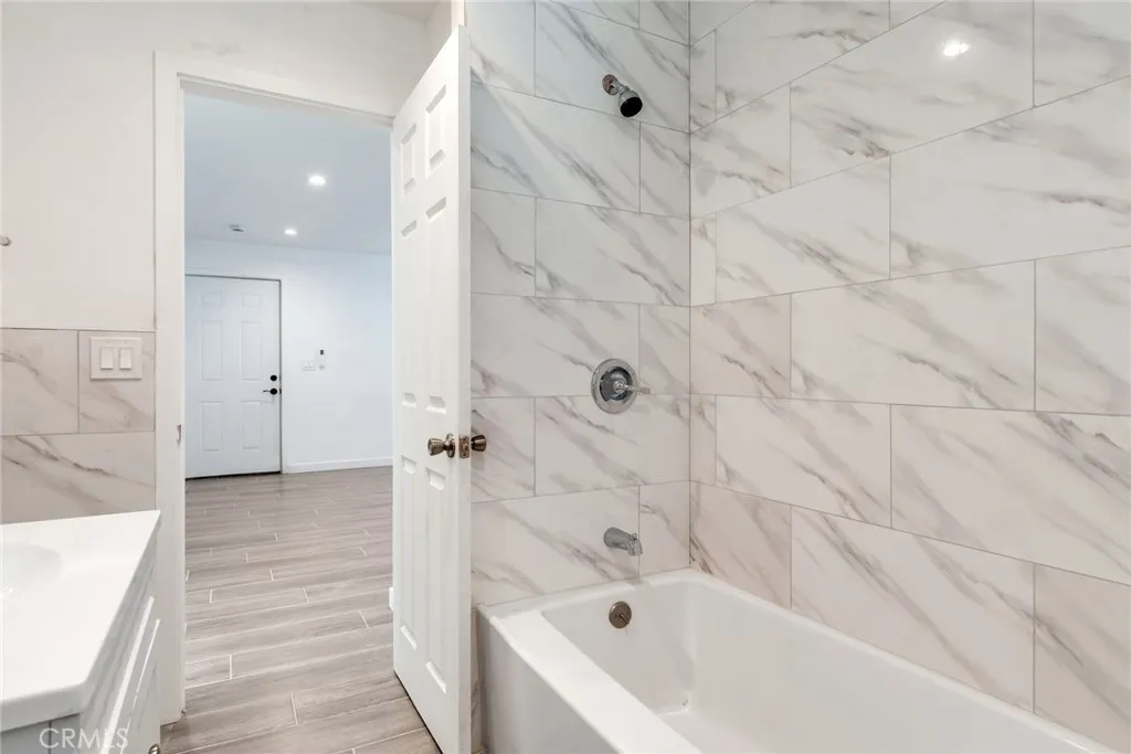View 2-Full-Bath in Main house