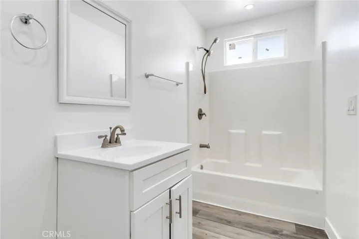 Full bath in ADU (in 3rd bd)
