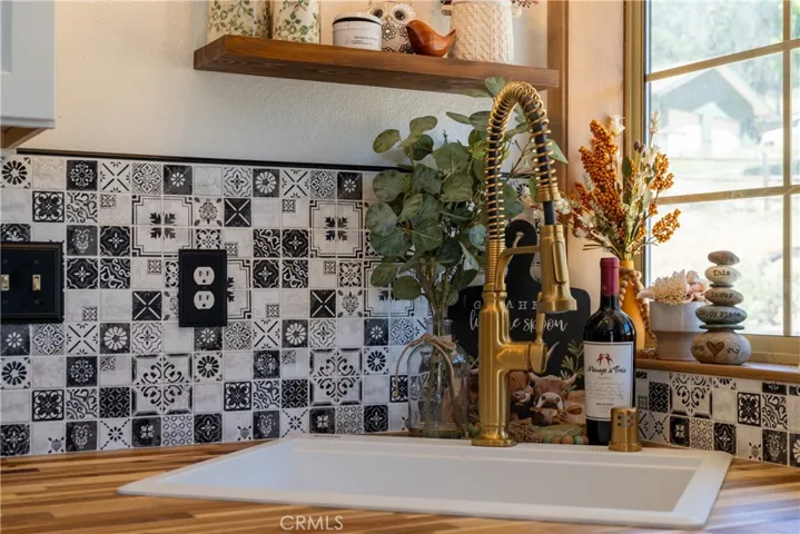 24360 Willow Pass Drive, Tehachapi, California 93561