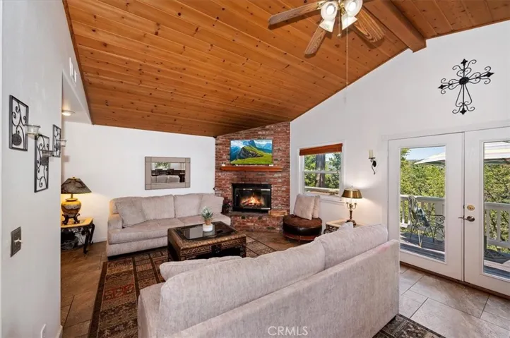395 Wylerhorn, Crestline, California 92325