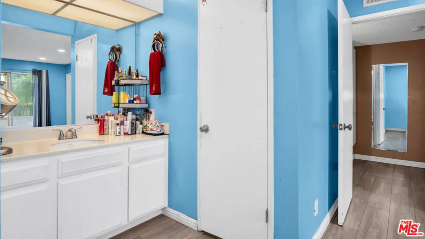 13567 Valerio Street C, Van Nuys, California 91405