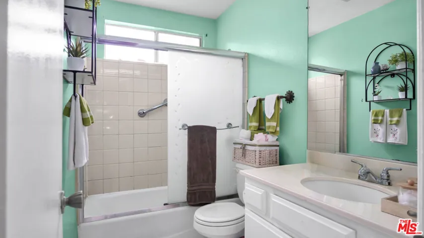 13567 Valerio Street C, Van Nuys, California 91405