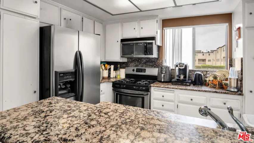 13567 Valerio Street C, Van Nuys, California 91405