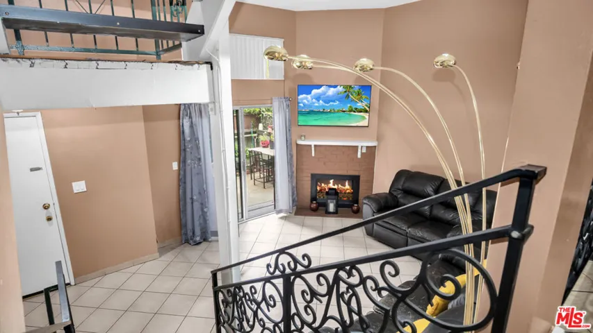 13567 Valerio Street C, Van Nuys, California 91405