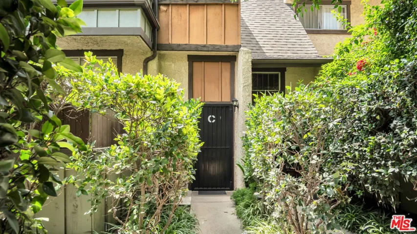 13567 Valerio Street C, Van Nuys, California 91405